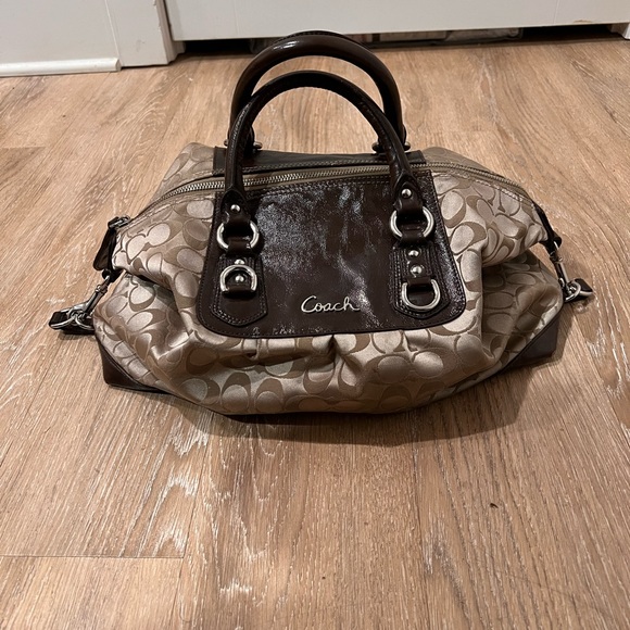 Coach Bag - Picture 2 of 6